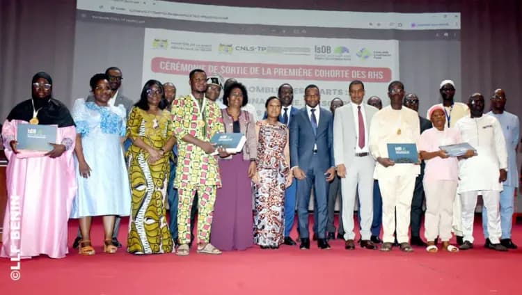 « Combler les écarts » : la première cohorte d'Agents de Santé honorée à Cotonou
